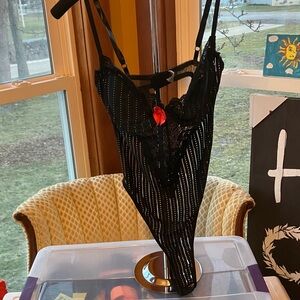 FREDERICKS OF HOLLYWOOD VINTAGE BOACO LACE TEDDY BODYSUIT W BACK PEEKABOO THONG